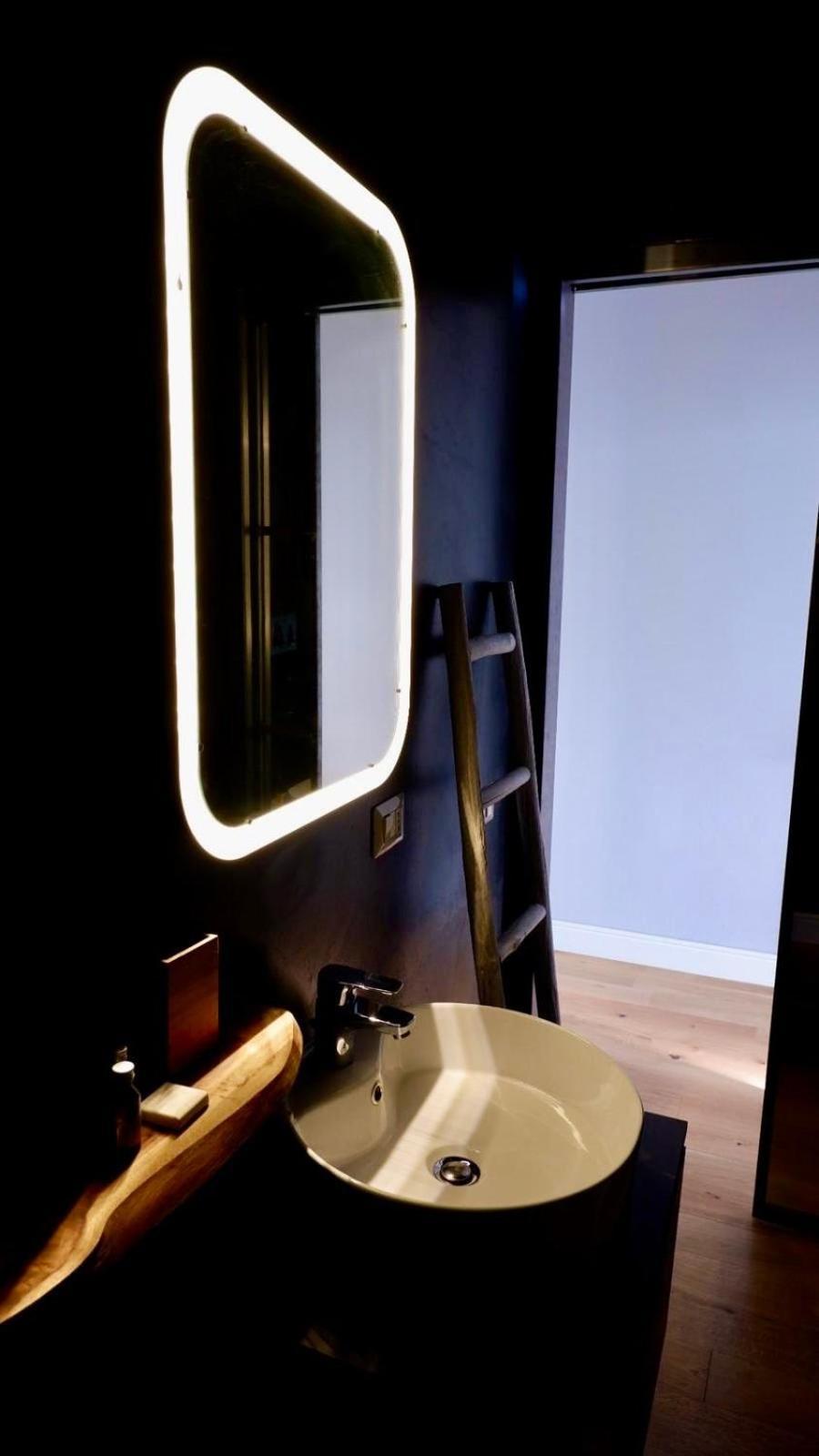 Cozy Renovated Comfort In Isola *